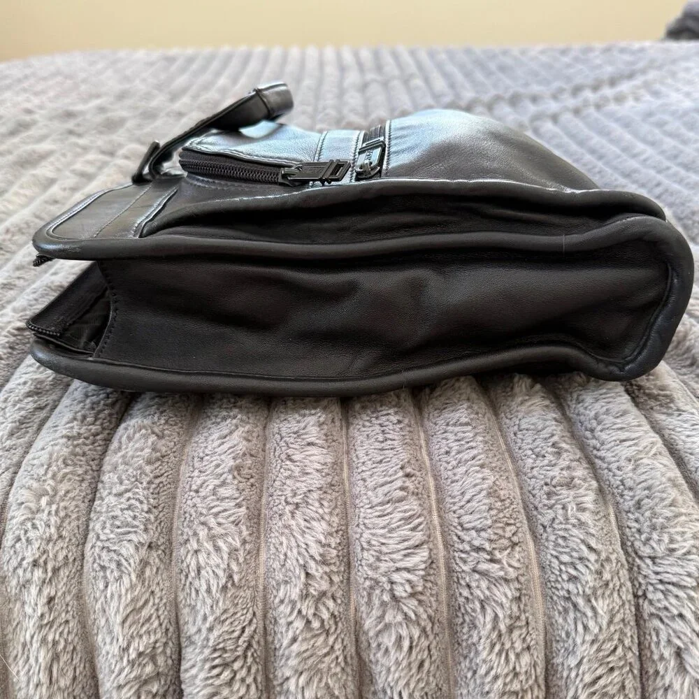 Vintage Tumi Black Leather Expandable Computer Bag/Briefcase *Missing Strap*